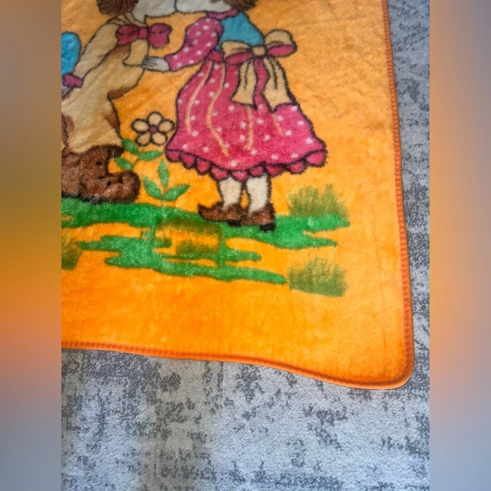 Vintage Baby Mink Orange Boy Kissing Girl Baby Blanket  43”x55”